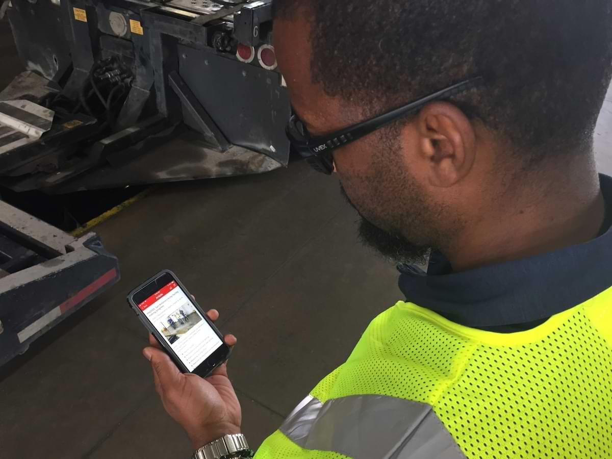 US AutoLogistics Driver with an Employee App
